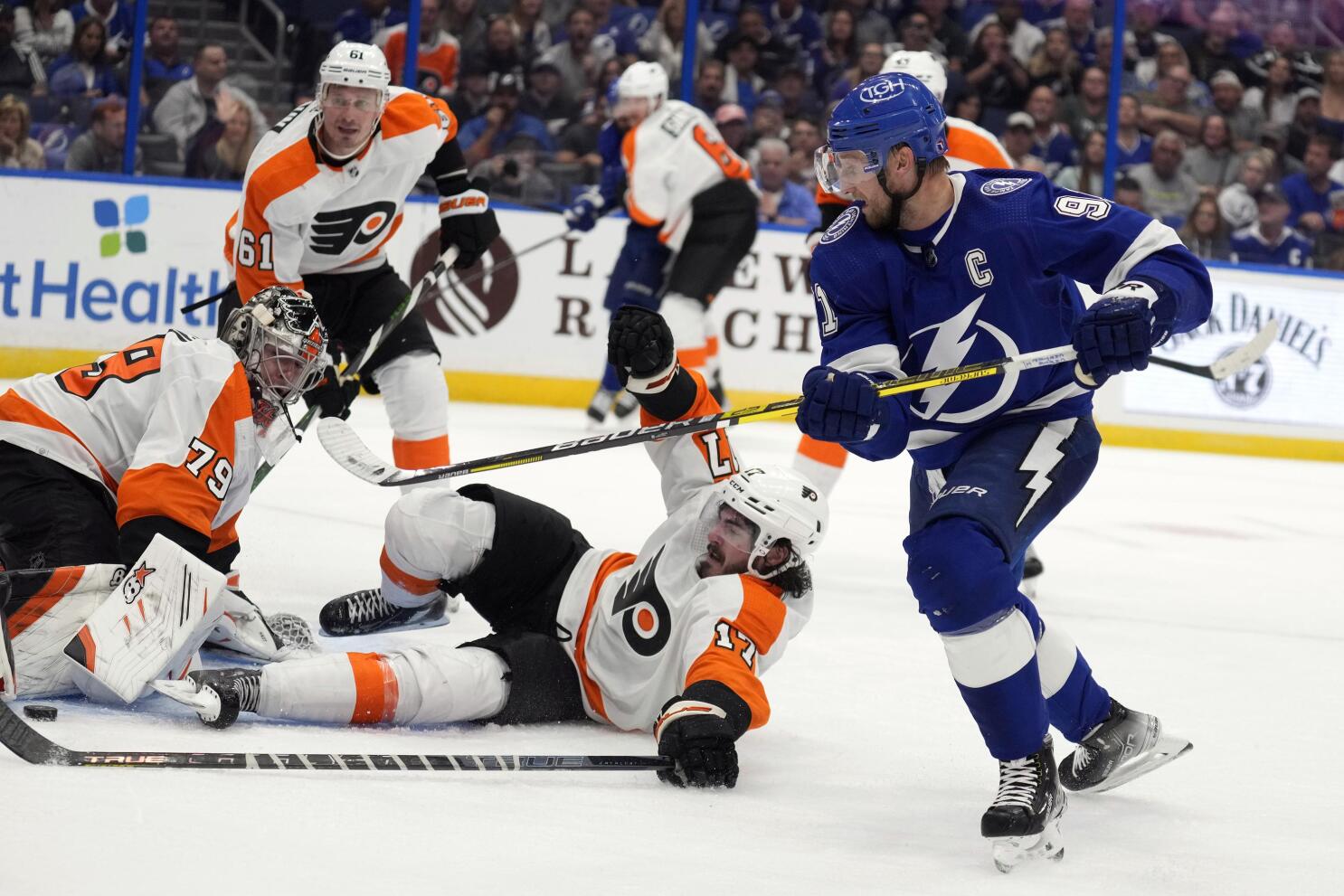 Flyers beat Lightning 3-2 for 3rd straight comeback victory | AP News